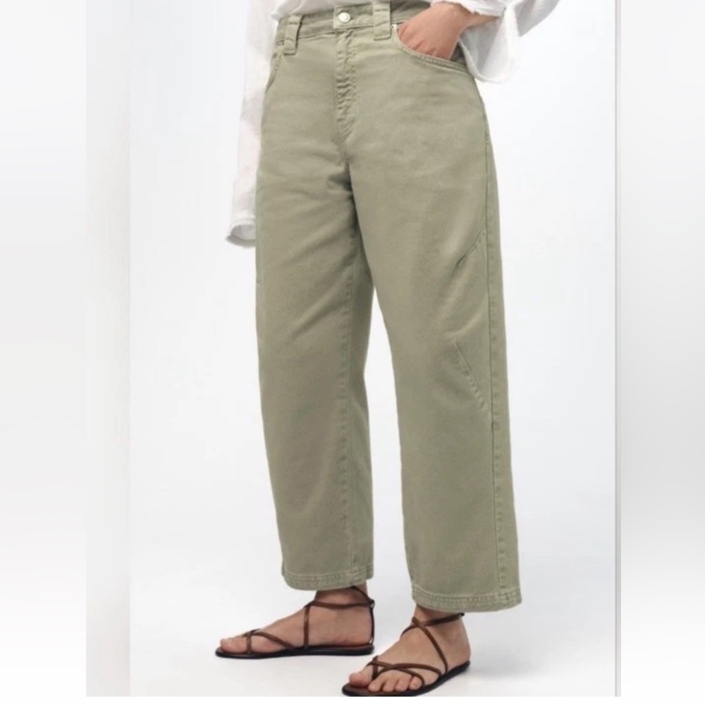 Zara‎ The Cropped Barrel Leg Size 4 NEW